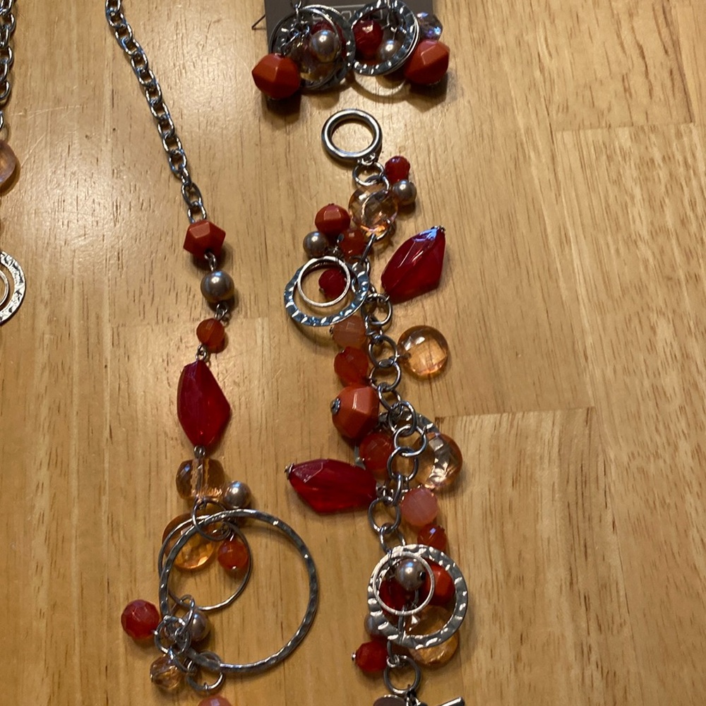 Chico’s beautiful coral necklace, earrings, and bracelet set